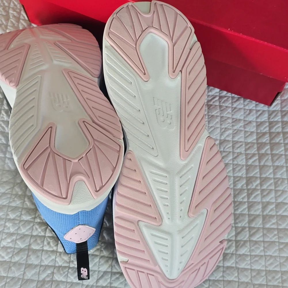 New Balance Rave Run V2 Bungee Lace With Top Strap Wide Shoes - Picture 5 of 12